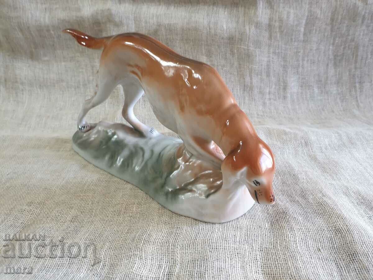 Porcelain dog figure with price 32.00 BGN | € 16.36