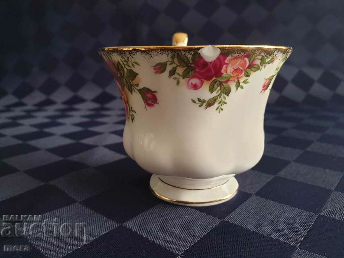 Κάψα πορσελάνης με τιμή 15.00 BGN | € 7.67