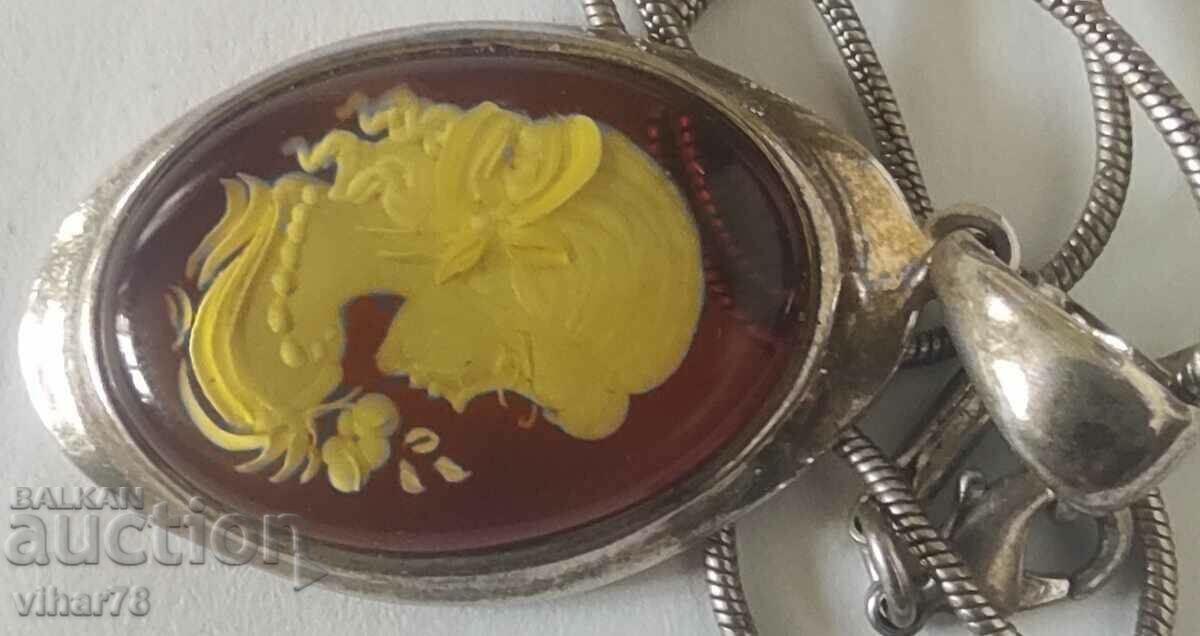 Delivery of SILVER MEDALLION WITH AMBER Delivery of SILVER MEDALLION WITH AMBER