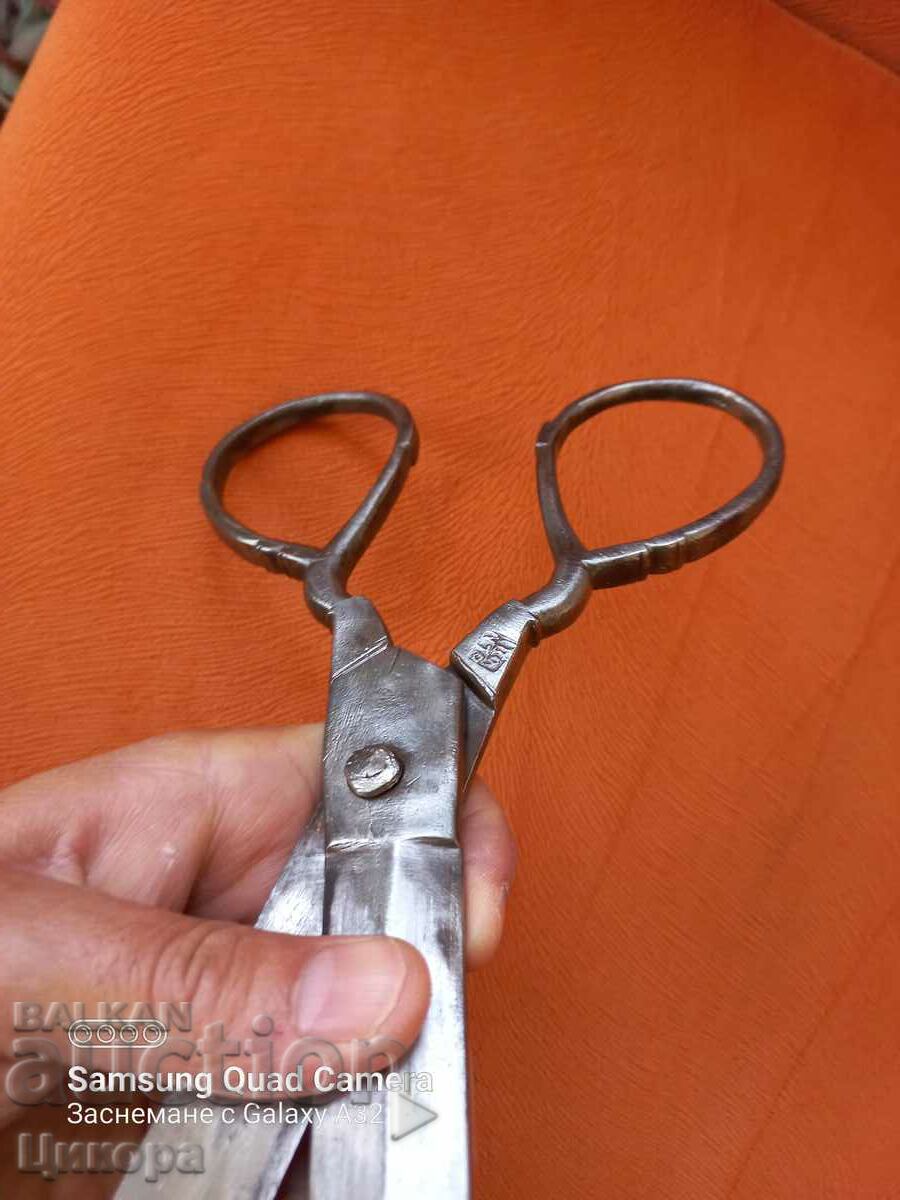 Auction OLD ABBEY SCISSORS STAMPED 1870 Auction OLD ABBEY SCISSORS STAMPED 1870
