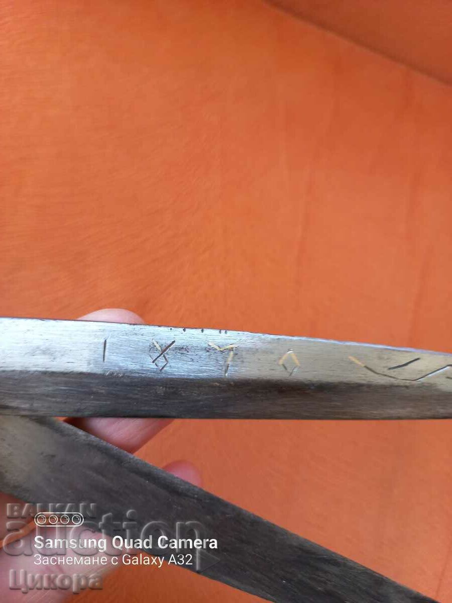 Delivery of OLD ABBEY SCISSORS STAMPED 1870 Delivery of OLD ABBEY SCISSORS STAMPED 1870