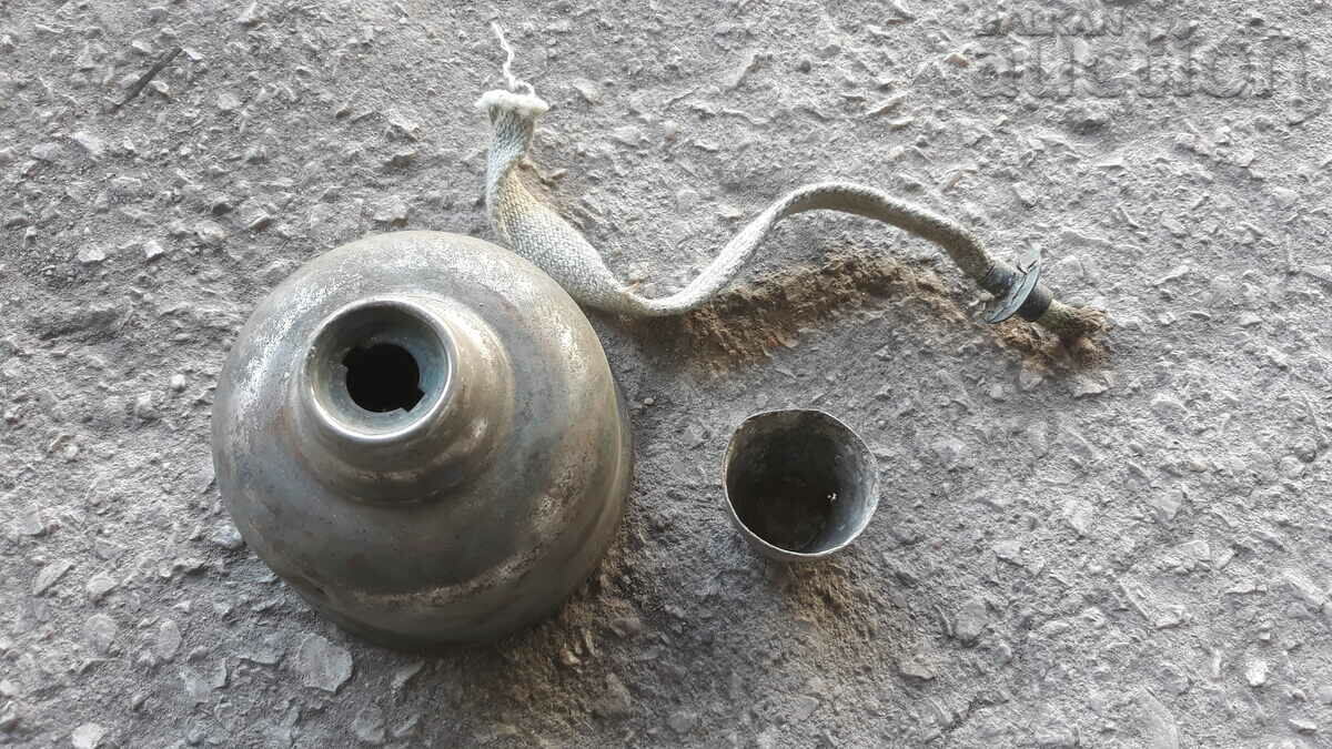 Delivery of antique large medical spirit lamp Delivery of antique large medical spirit lamp