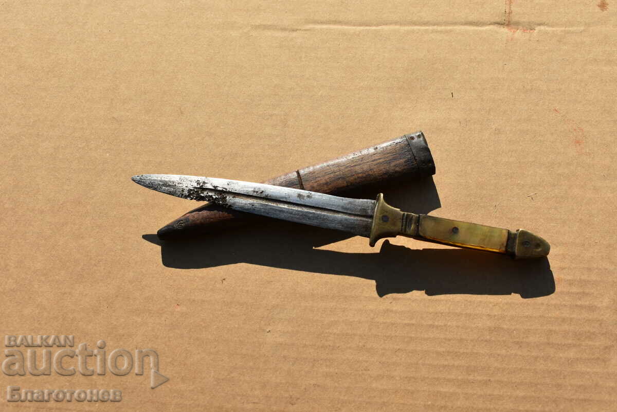 Auction Bachelor's Dagger of Gabrovo Auction Bachelor's Dagger of Gabrovo