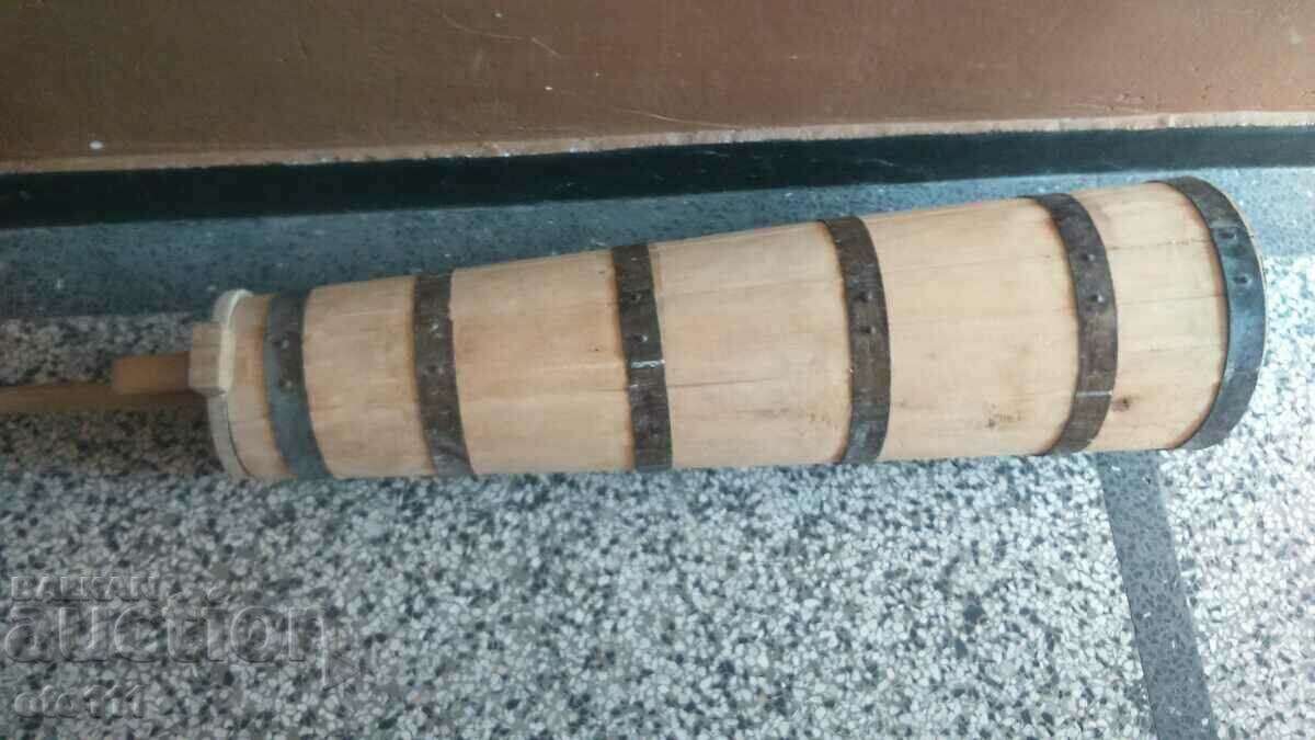 OLD PRIMITIVE OIL WHEELER - 5 OLD PRIMITIVE OIL WHEELER - 5