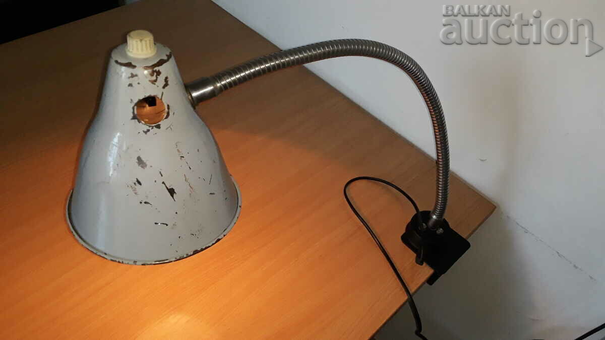 Movable tool industrial lamp for counter soc with price 65.00 BGN | € 33.23