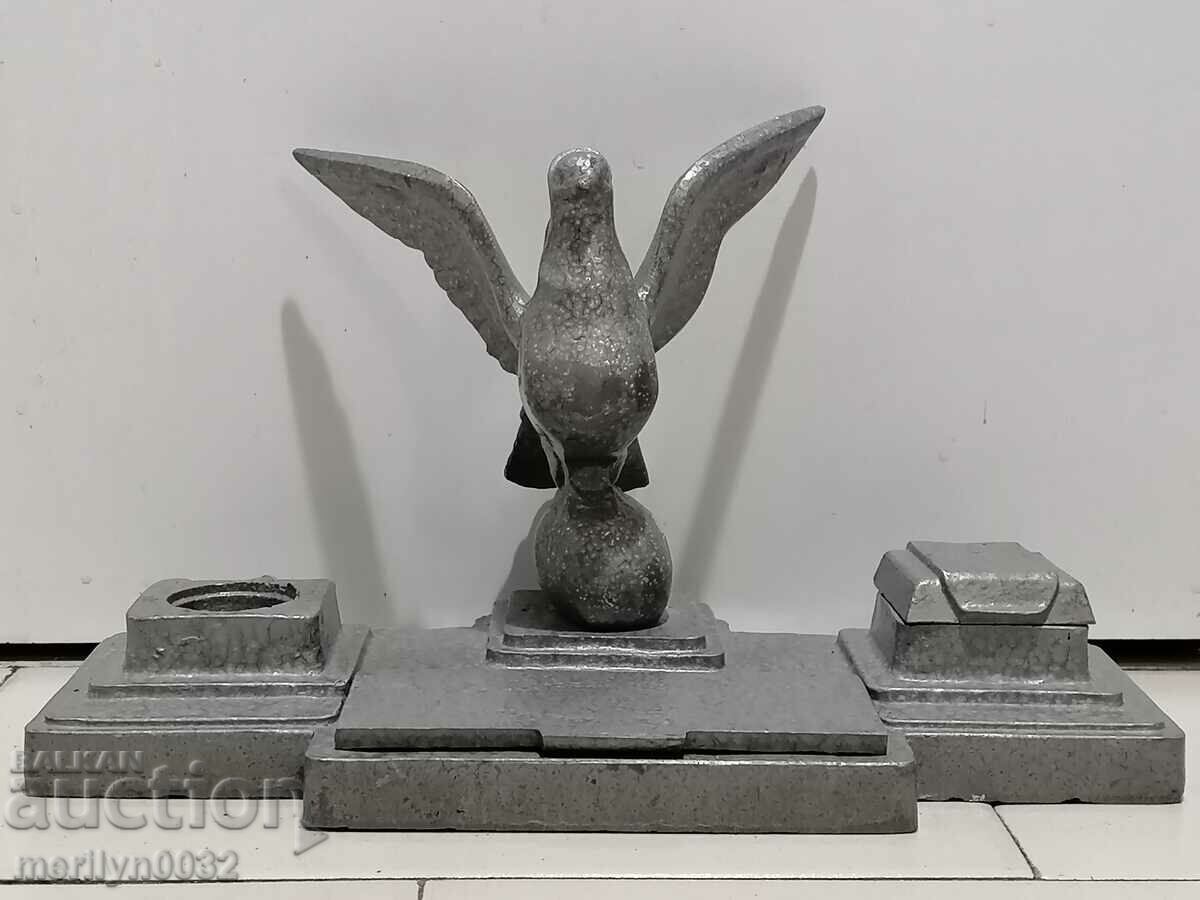 An inkwell with the figure of a dove wounded social figurine NRB BKP An inkwell with the figure of a dove wounded social figurine NRB BKP