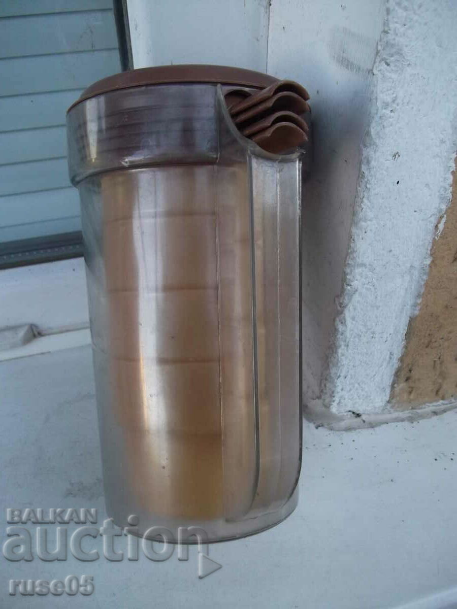 Auction Set (cups, saucers, jugs) from soca tourist for liquids Auction Set (cups, saucers, jugs) from soca tourist for liquids