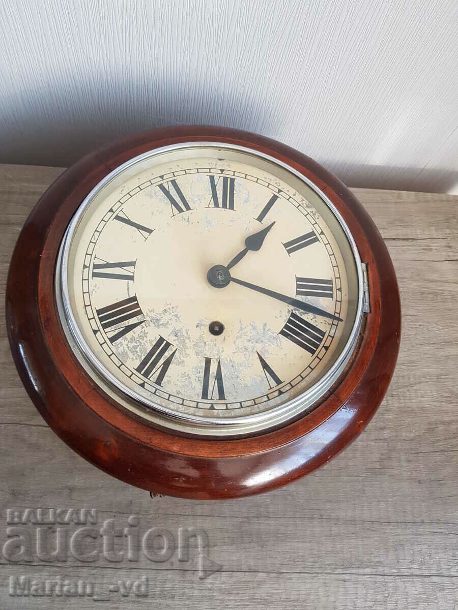 Παλαιό αγγλικό μηχανικό ρολόι τοίχου