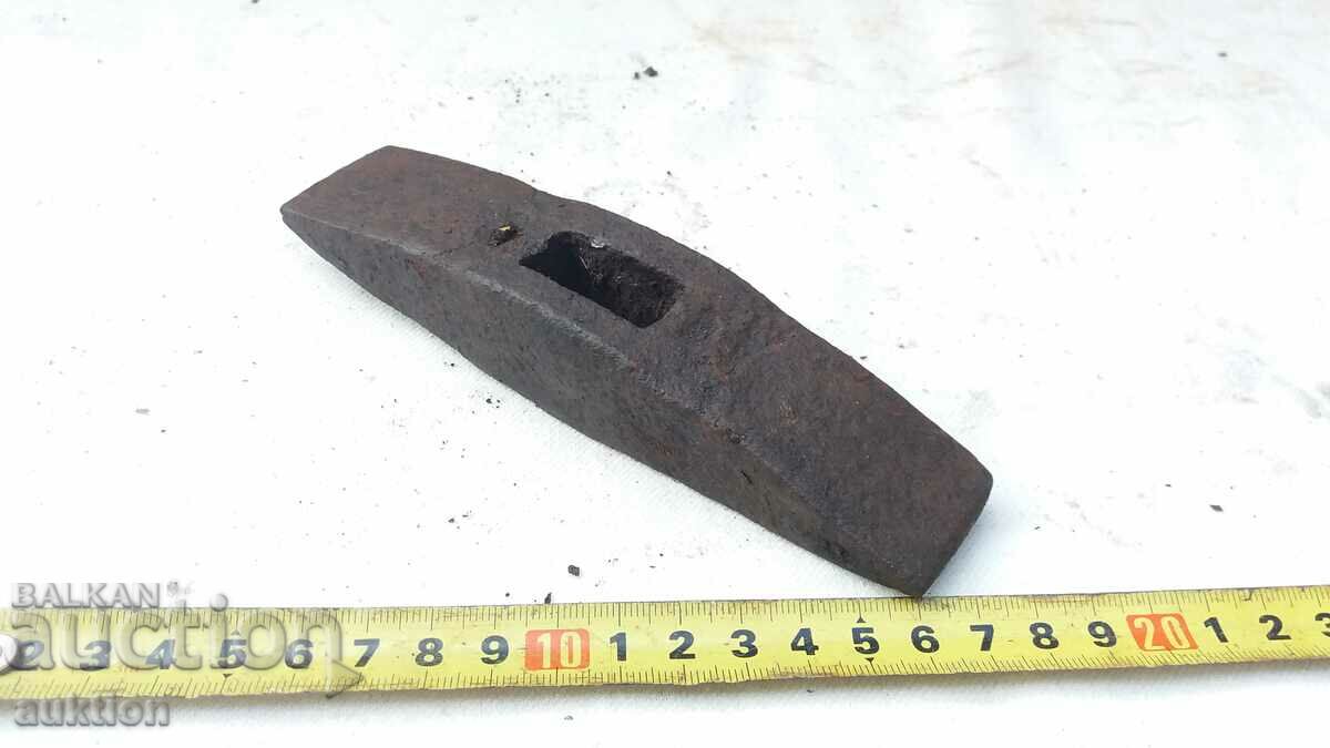 Delivery of CRAFTSMAN'S HAMMER, HAIR CUTTING TOOL