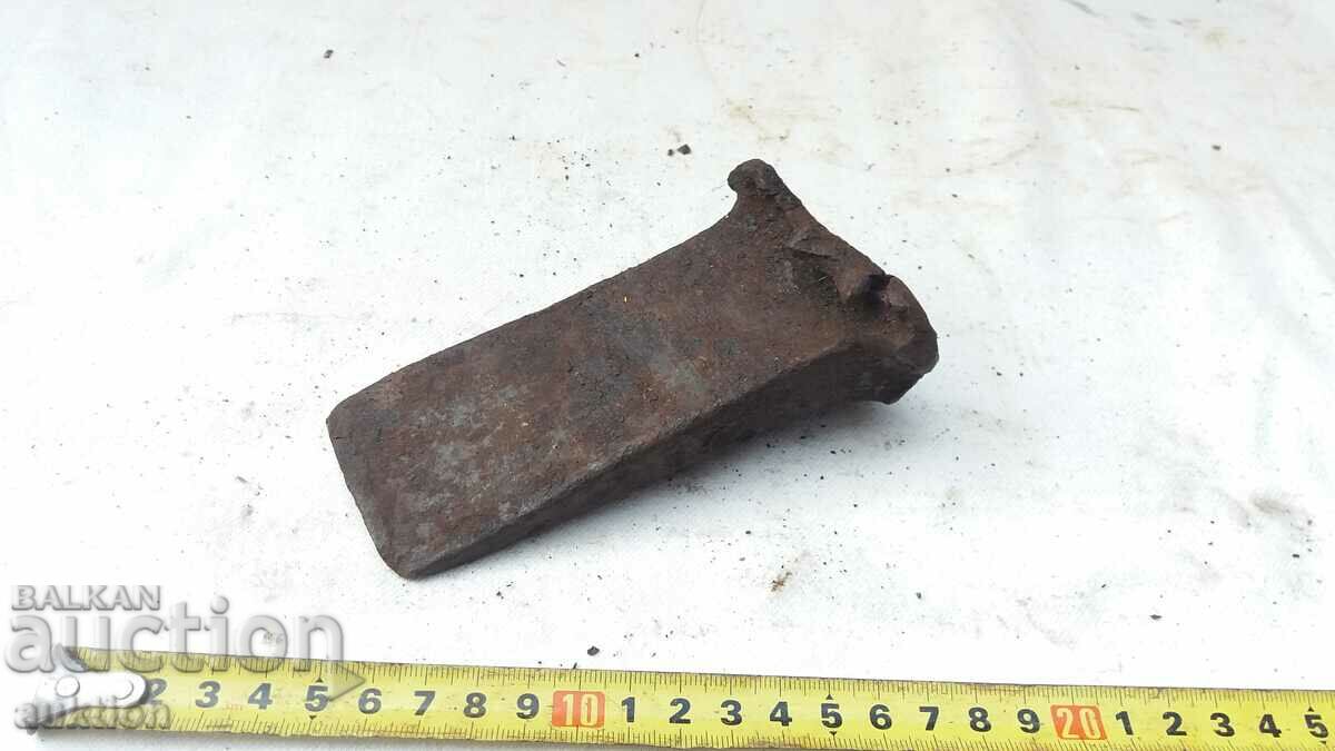 Auction SOLID FORGED RENAISSANCE CUTTER, WEDGE Auction SOLID FORGED RENAISSANCE CUTTER, WEDGE