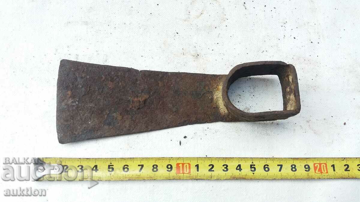 WROUGHT SMALL HOE, HOE TOOL - 7 WROUGHT SMALL HOE, HOE TOOL - 7