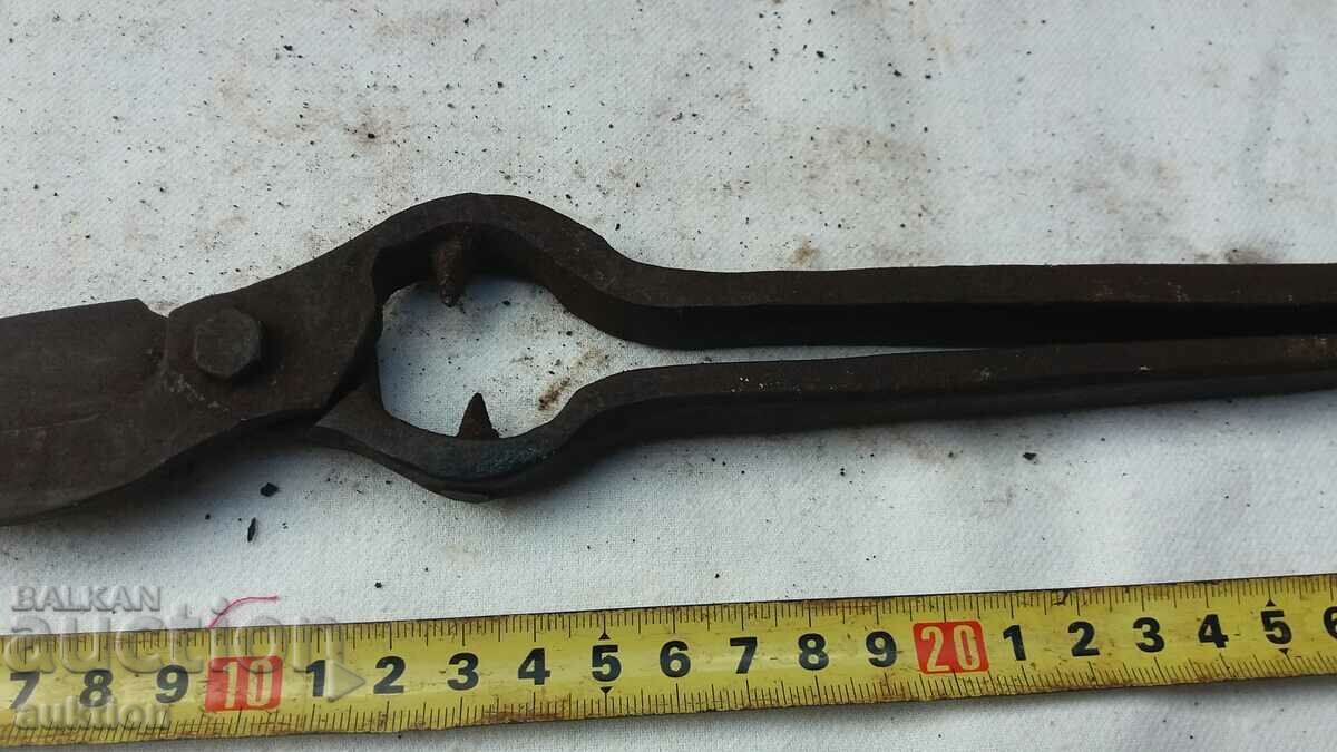 SOLID FORGED RENAISSANCE VINE CUTTING SCISSORS with price 8.99 BGN | € 4.60 SOLID FORGED RENAISSANCE VINE CUTTING SCISSORS with price 8.99 BGN | € 4.60