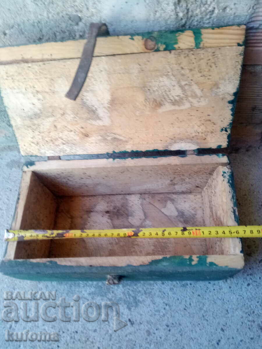 Παλιό ξύλινο κουτί με τιμή 19.99 BGN | € 10.22 Παλιό ξύλινο κουτί με τιμή 19.99 BGN | € 10.22