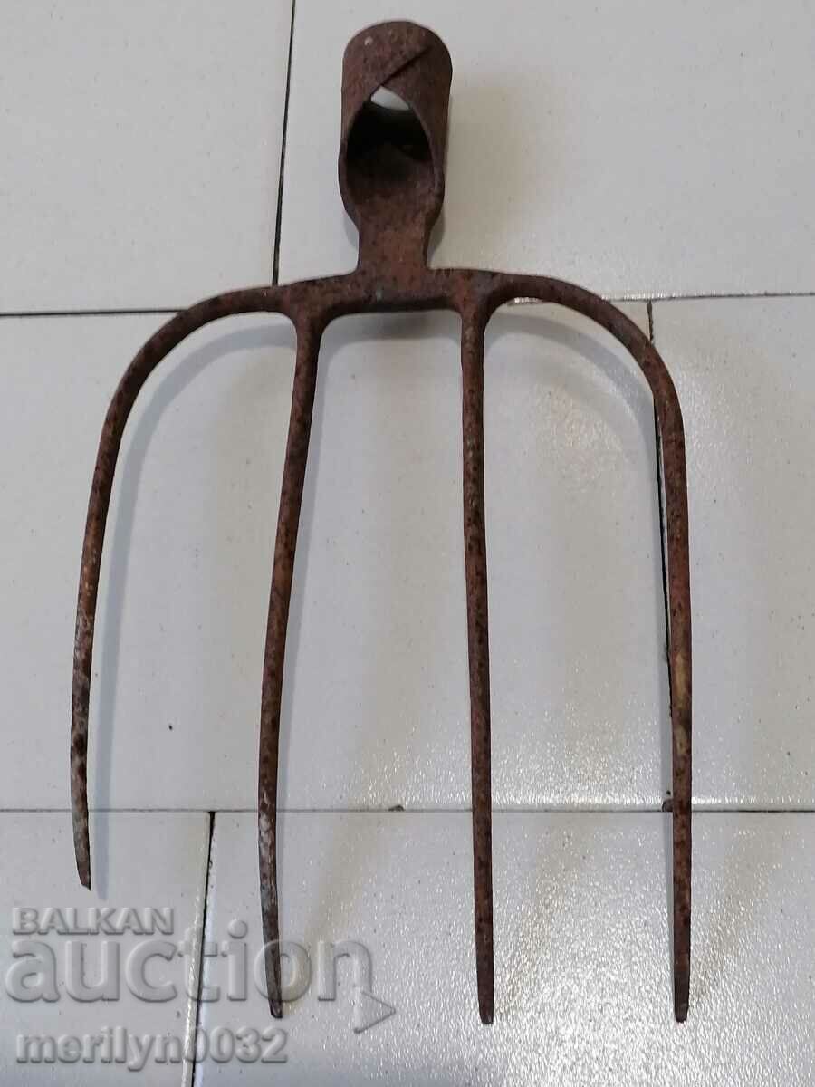 Auction Old villa, wrought iron instrument Auction Old villa, wrought iron instrument