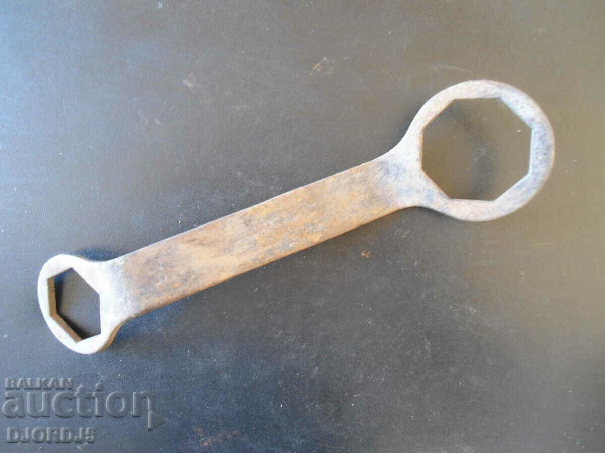 Old key with price 2.00 BGN | € 1.02 Old key with price 2.00 BGN | € 1.02