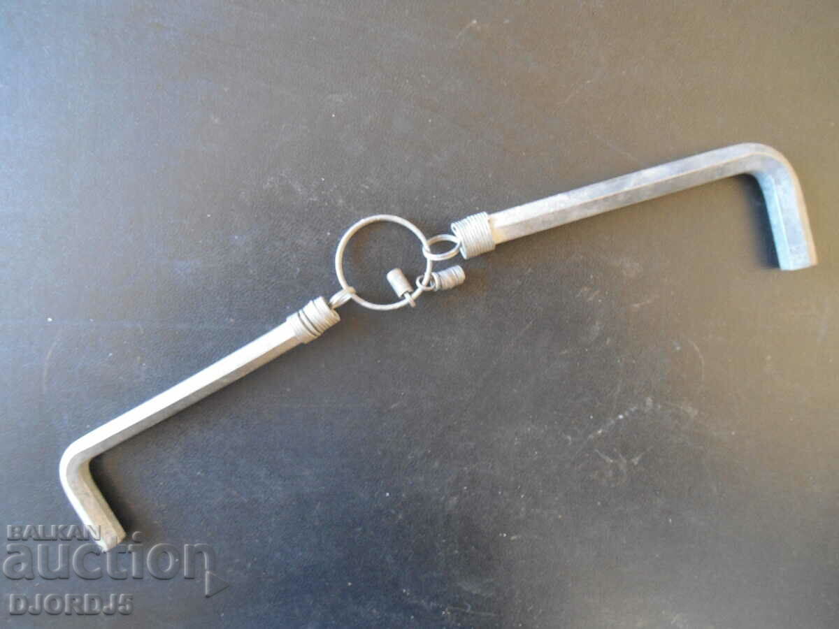 Old tools with price 1.00 BGN | € 0.51 Old tools with price 1.00 BGN | € 0.51