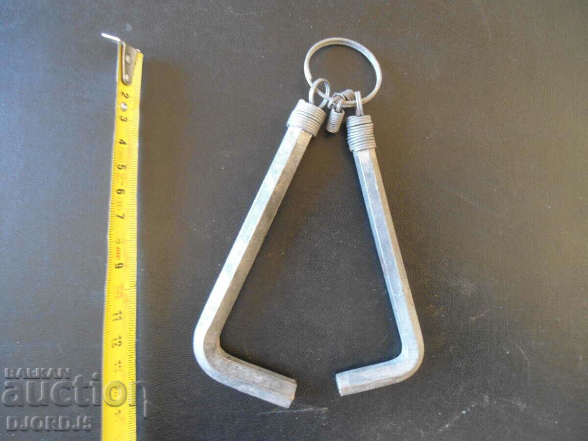 Auction Old tools Auction Old tools