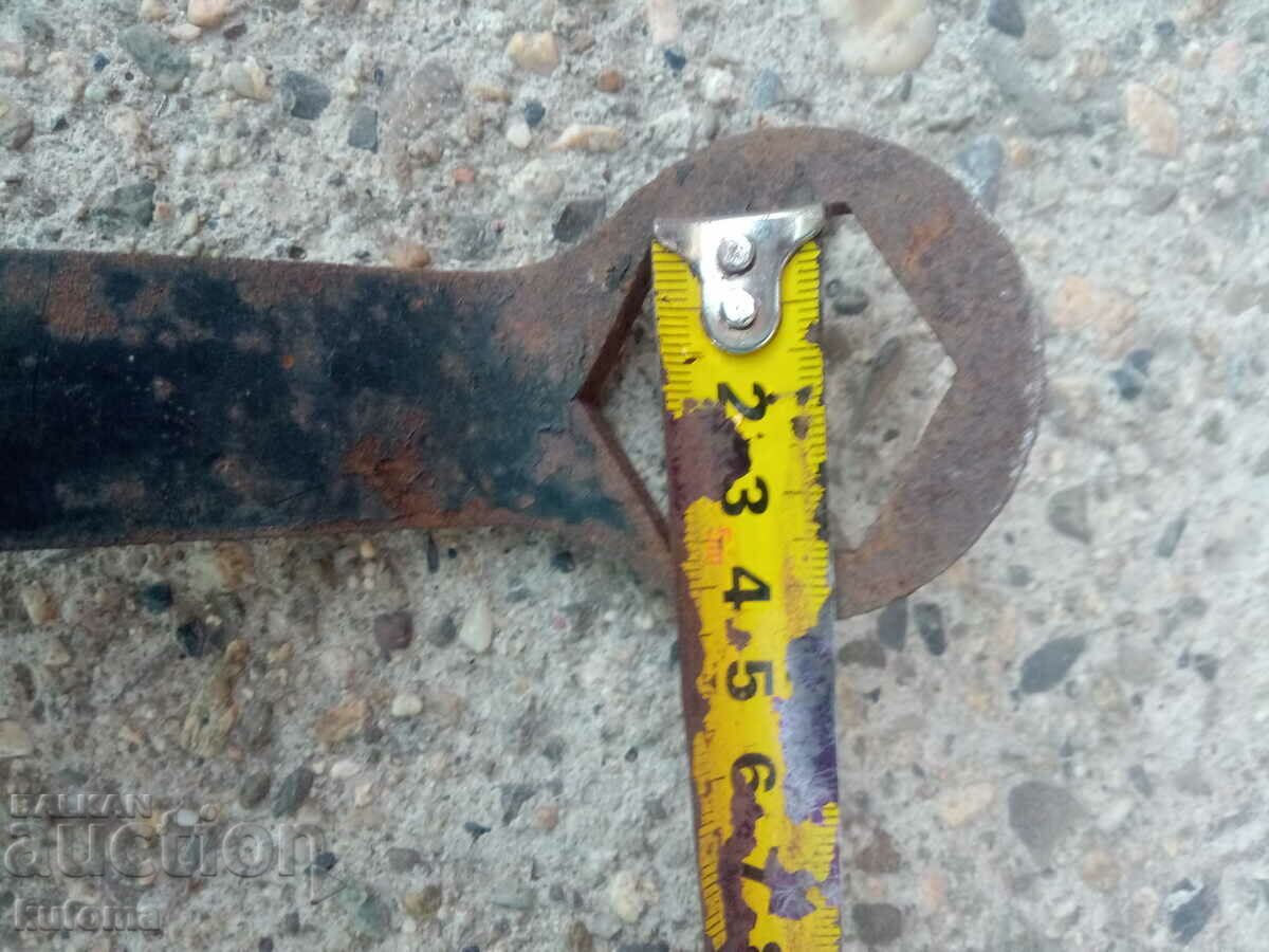 Auction Old wagon key Auction Old wagon key