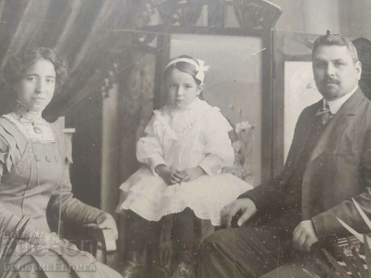 A large old photograph photo - 5 A large old photograph photo - 5