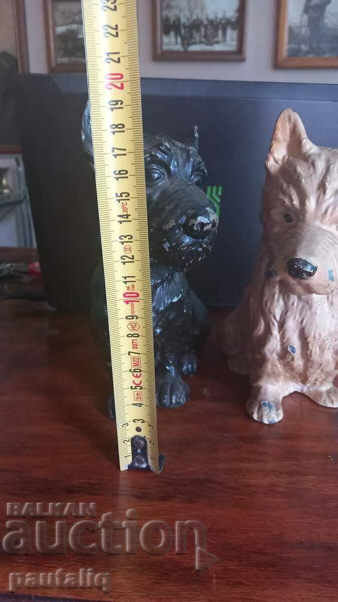 Auction LOT OF HUNTING DOG METAL STATUETTE Auction LOT OF HUNTING DOG METAL STATUETTE