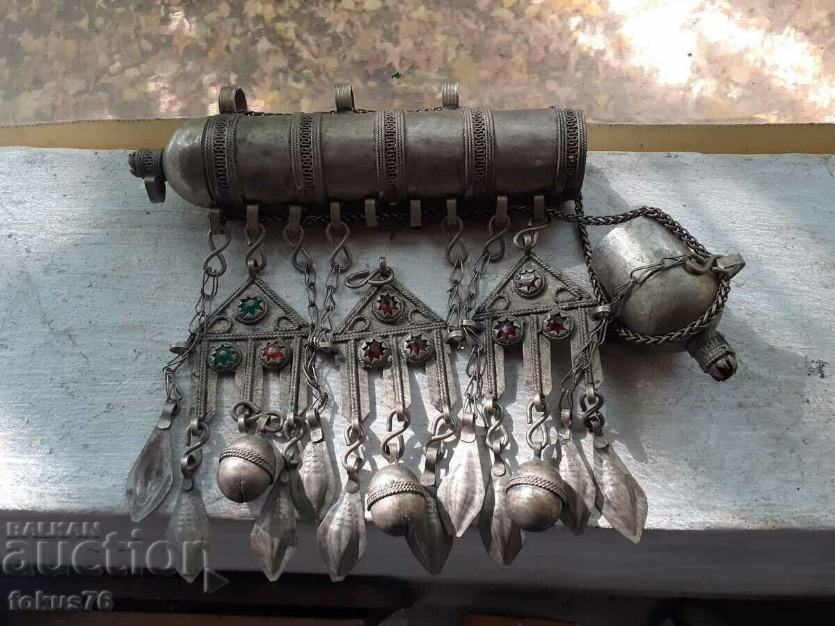 A huge Ottoman renaissance jeweled muska flaunts a sachan with price 750.00 BGN | € 383.47 A huge Ottoman renaissance jeweled muska flaunts a sachan with price 750.00 BGN | € 383.47