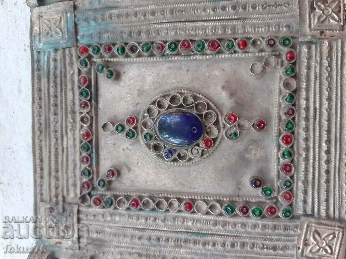 A large Ottoman renaissance jeweled musket flecked sachan with price 330.00 BGN | € 168.73 A large Ottoman renaissance jeweled musket flecked sachan with price 330.00 BGN | € 168.73