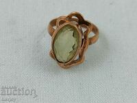 Стар позлатен пръстен с камък зелен цвят