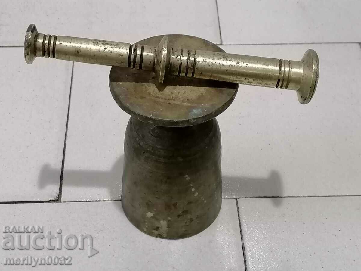 Delivery of Old bronze mortar, hammer, mortar Delivery of Old bronze mortar, hammer, mortar