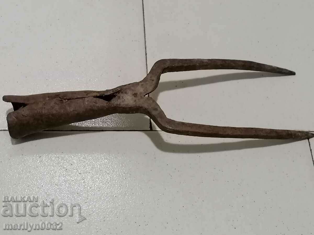 Auction  Binoculars, sugar beet picker, wrought iron