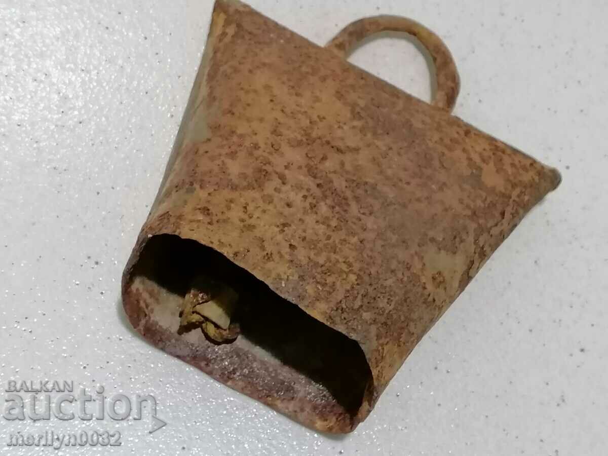 Auction  Old bell, chan, tumbel bell