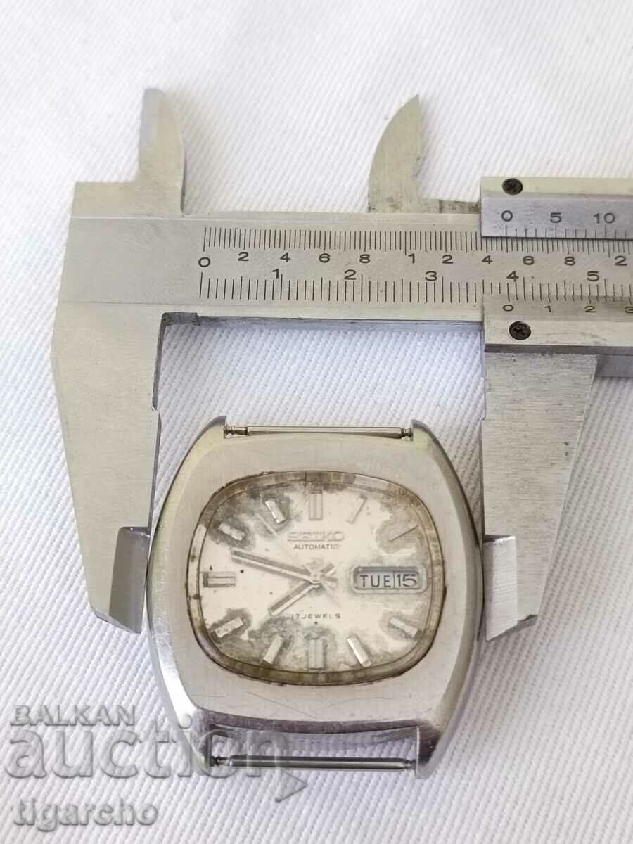 Delivery of Seiko Clock 5