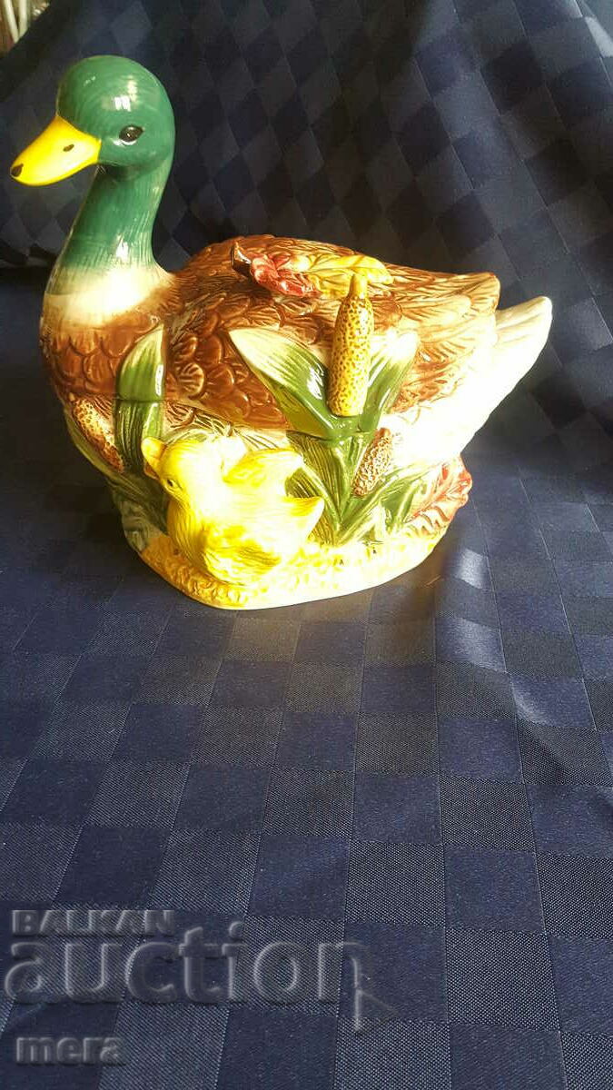 Large porcelain soup bowl - Duck with duckling with price 120.00 BGN | € 61.36 Large porcelain soup bowl - Duck with duckling with price 120.00 BGN | € 61.36