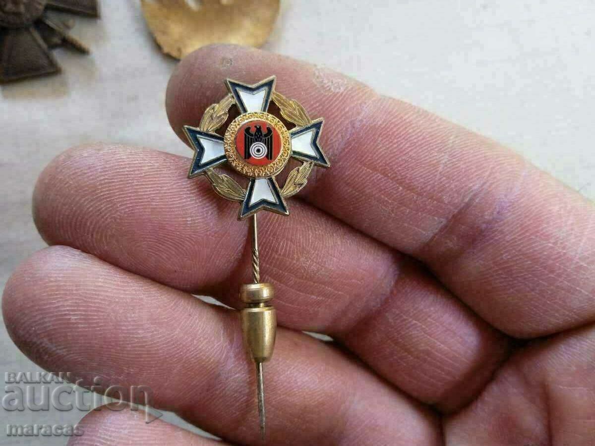 Auction  Foreign orders and badge