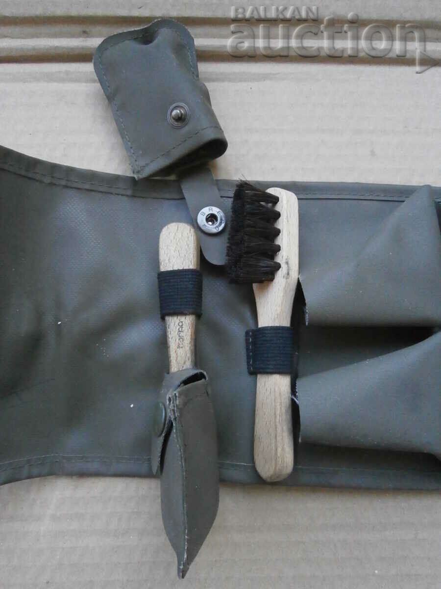 Auction vintage officer's shoe cleaning kit uniform Auction vintage officer's shoe cleaning kit uniform