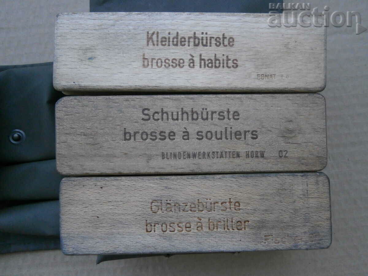 Delivery of vintage officer's shoe cleaning kit uniform Delivery of vintage officer's shoe cleaning kit uniform