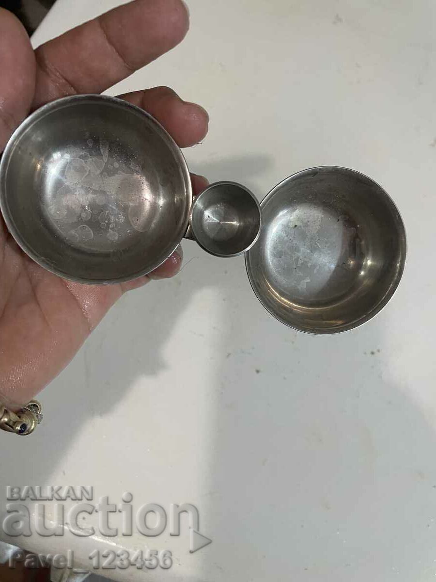 Auction old salt shaker Auction old salt shaker