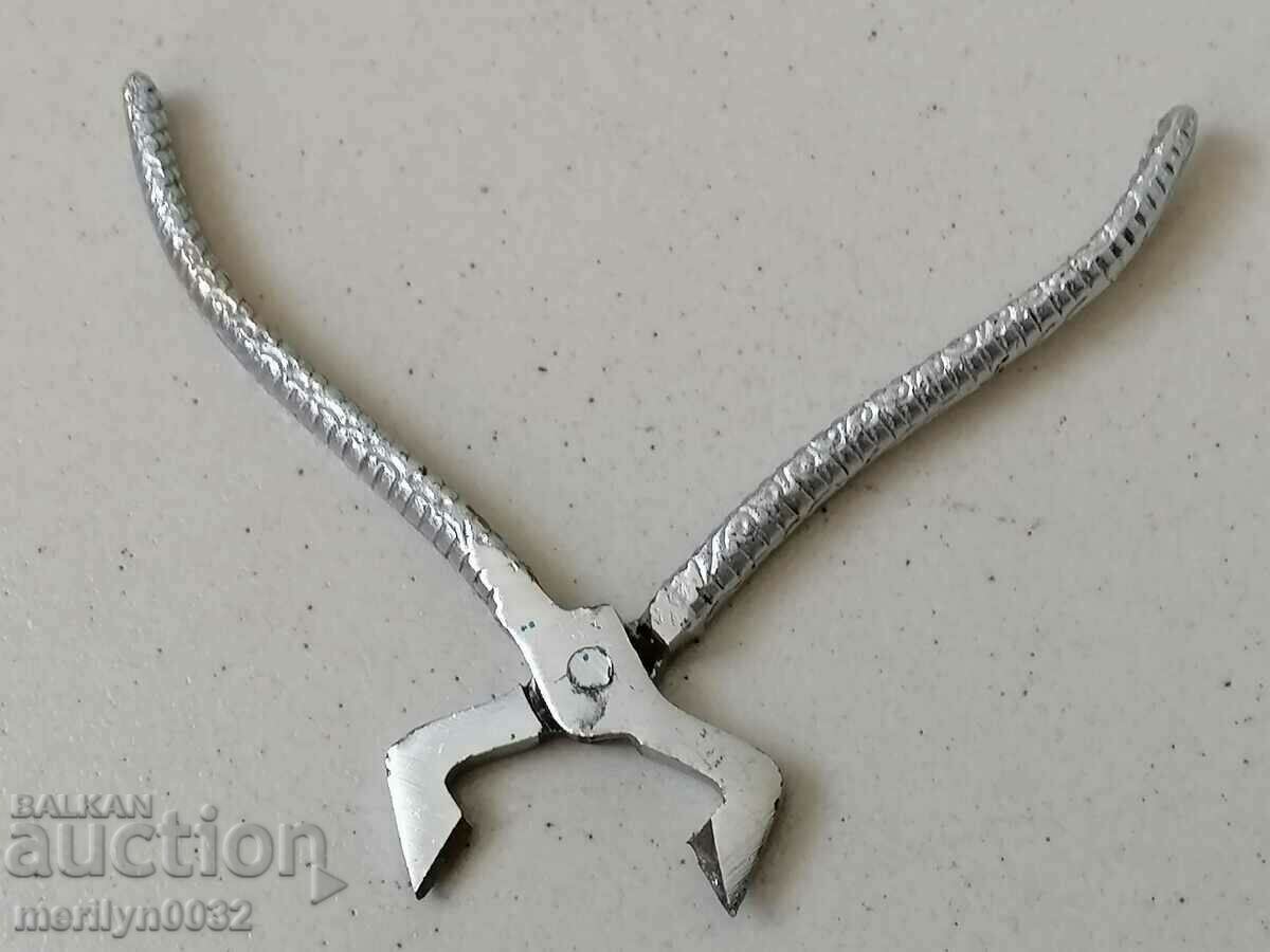 Livrarea Clește de șindrilă antică zdrobitoare cristale de zahăr Lux Livrarea Clește de șindrilă antică zdrobitoare cristale de zahăr Lux