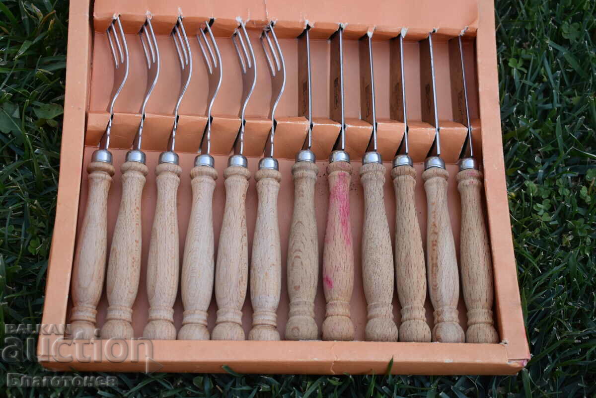 Knives and forks Petko Denev Gabrovo with price 40.00 BGN | € 20.45 Knives and forks Petko Denev Gabrovo with price 40.00 BGN | € 20.45