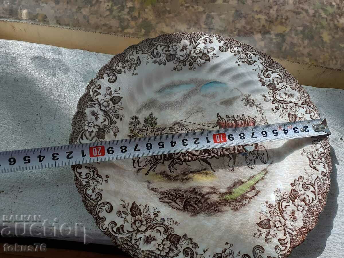 JOHNSON BROS Vintage Porcelain Collector's Plate - 6 JOHNSON BROS Vintage Porcelain Collector's Plate - 6