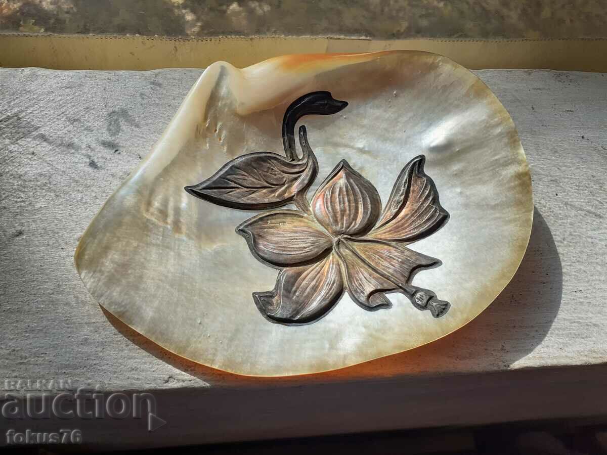 Large mother-of-pearl shell with silver appliqué with price 450.00 BGN | € 230.08 Large mother-of-pearl shell with silver appliqué with price 450.00 BGN | € 230.08