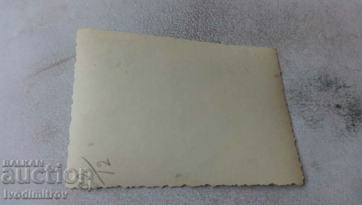 Φωτογραφία Σοφία Δύο νεαρά κορίτσια για μια βόλτα με τιμή 2.65 BGN | € 1.35 Φωτογραφία Σοφία Δύο νεαρά κορίτσια για μια βόλτα με τιμή 2.65 BGN | € 1.35