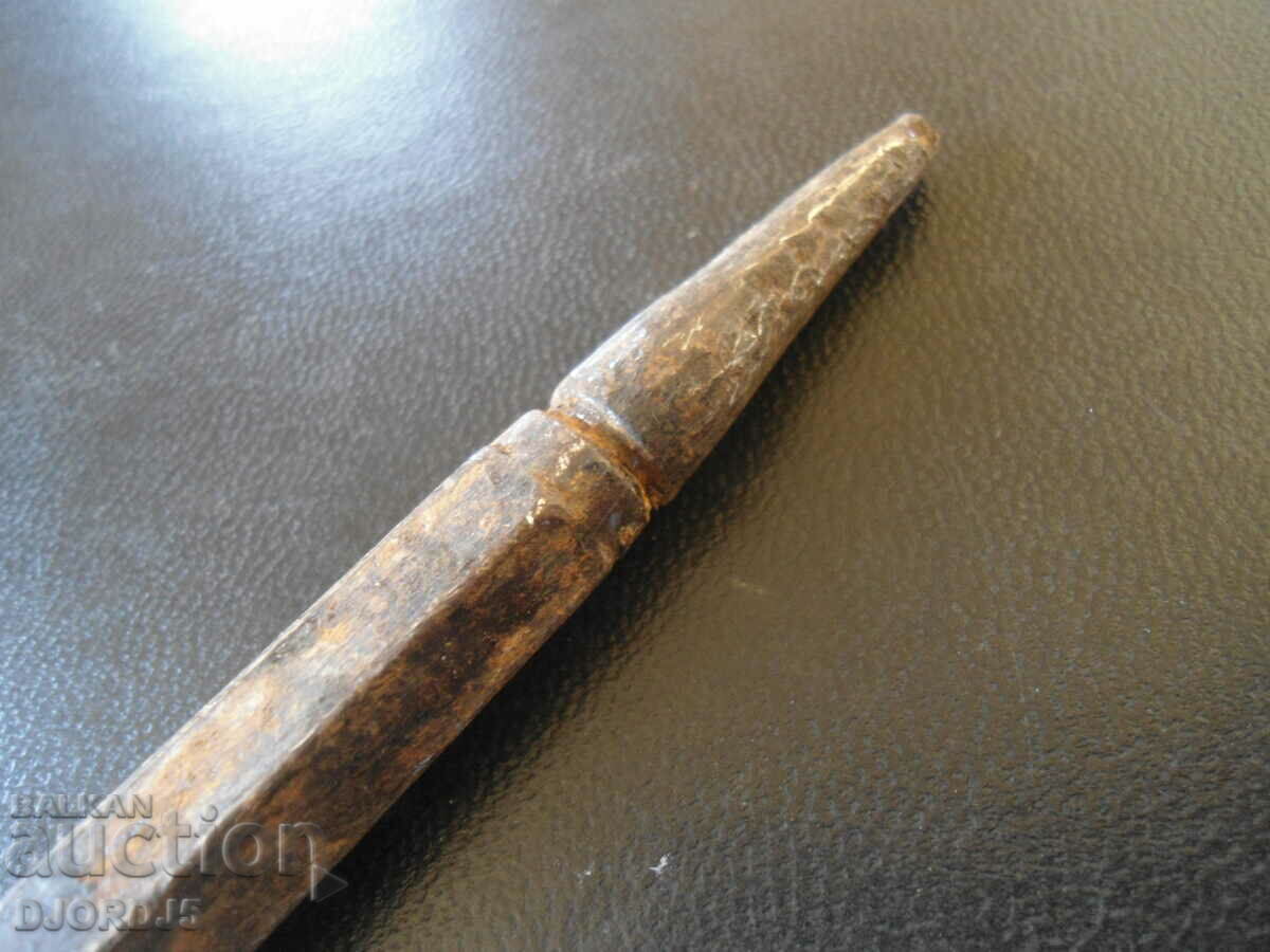 Δημοπρασία Παλιό σφυρήλατο σίδερο, εργαλείο Δημοπρασία Παλιό σφυρήλατο σίδερο, εργαλείο