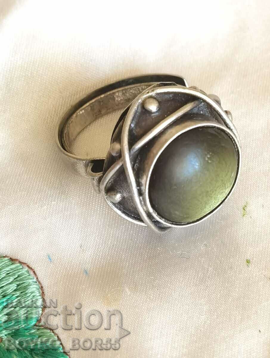 Antique Royal Adjustable Green Stone Ring - 7 Antique Royal Adjustable Green Stone Ring - 7