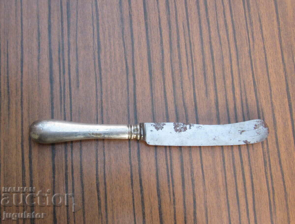 cuțit de masă antic cu mâner argintiu marcat
