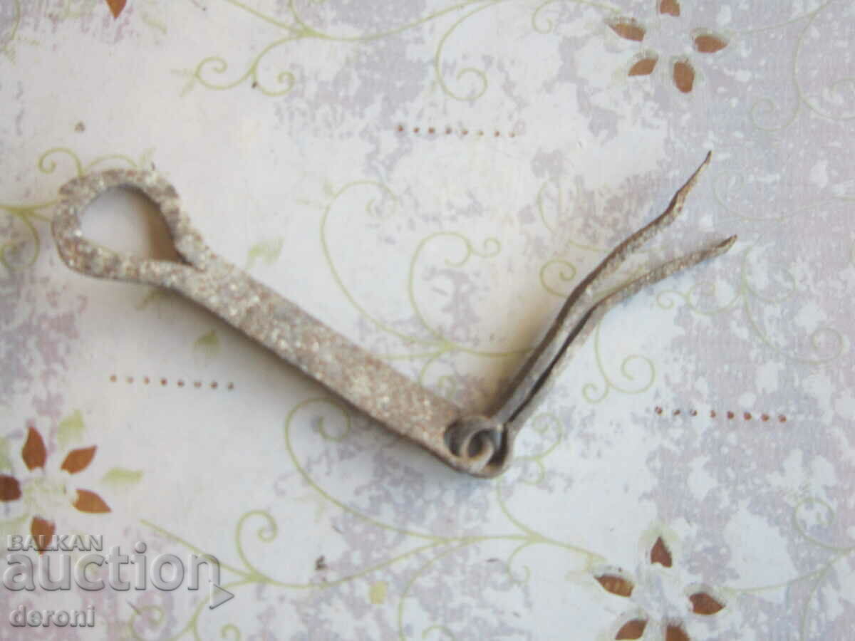 Antique wrought iron latch bolt - 5 Antique wrought iron latch bolt - 5