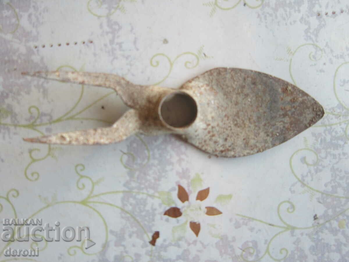 Vintage hoe hoe hoe with price 10.00 BGN | € 5.11 Vintage hoe hoe hoe with price 10.00 BGN | € 5.11