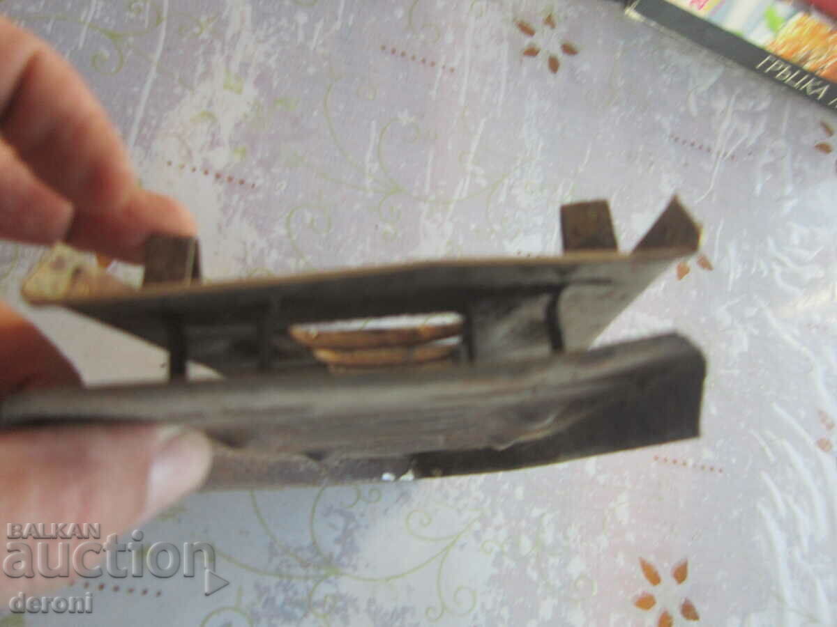 Iron stand - 5 Iron stand - 5