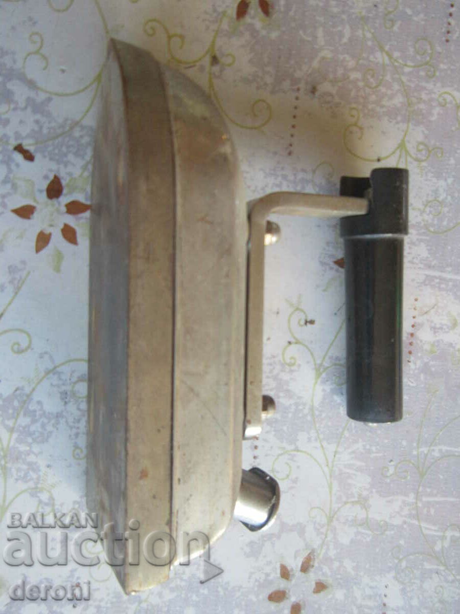 Delivery of Antique electric iron Delivery of Antique electric iron