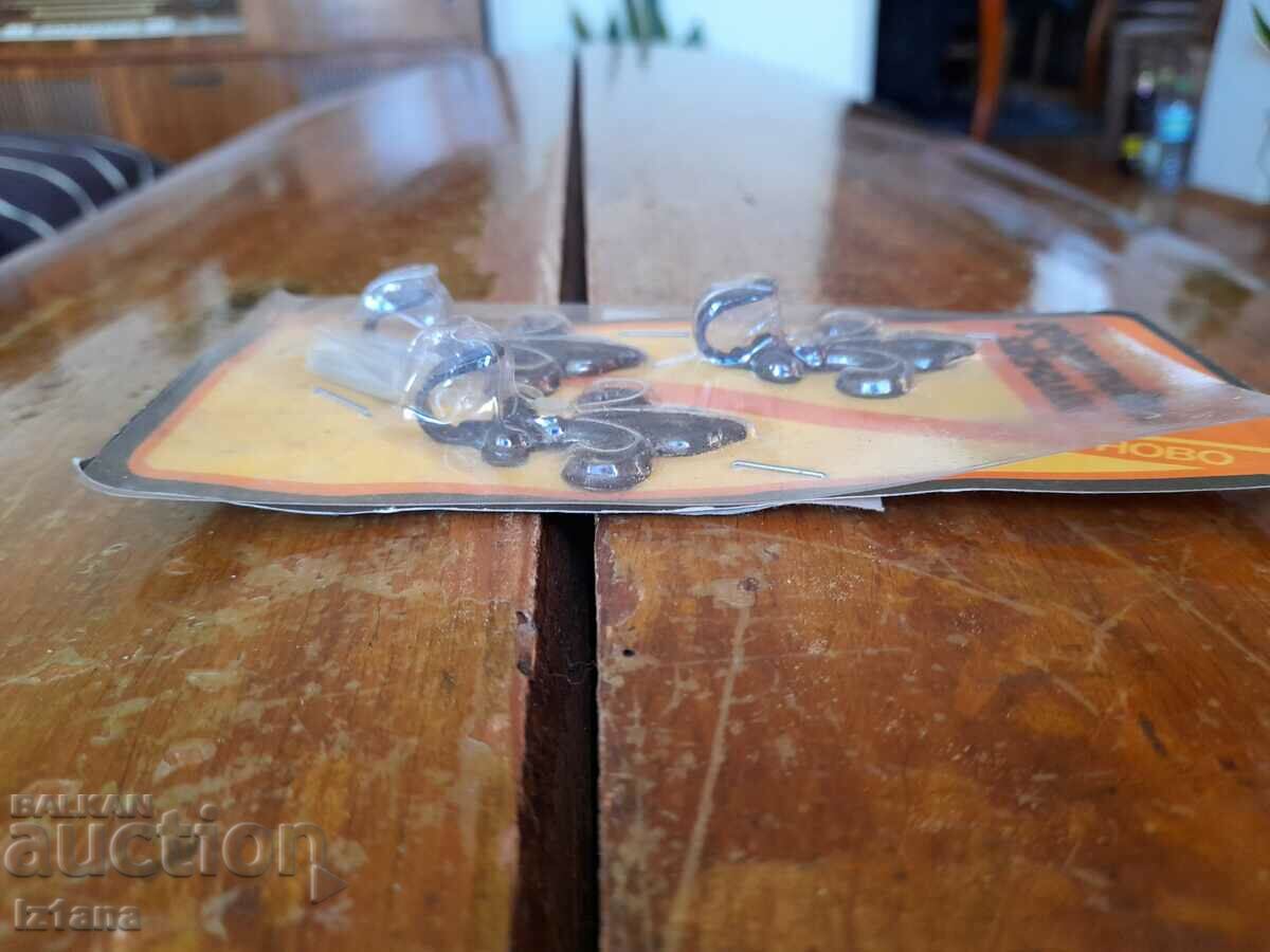 Delivery of Old Brass Decorative Hangers Delivery of Old Brass Decorative Hangers