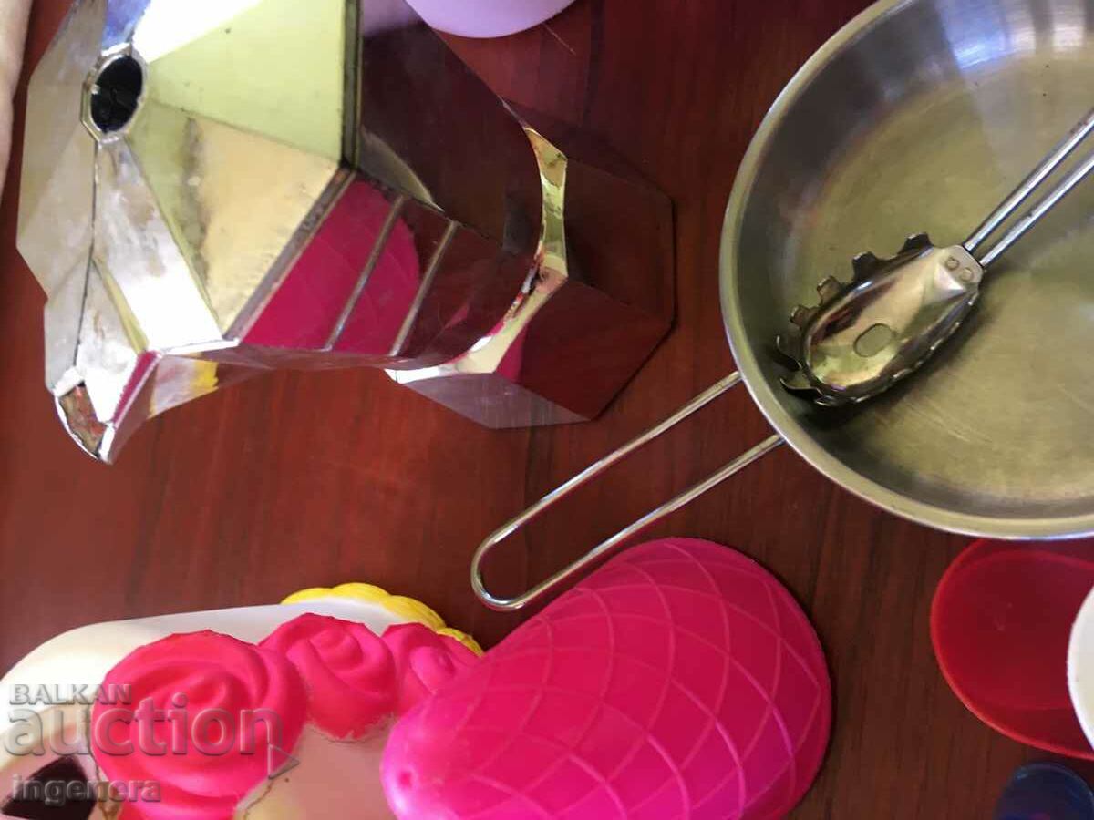 Auction  LOT TOY CHILDREN'S TOYS